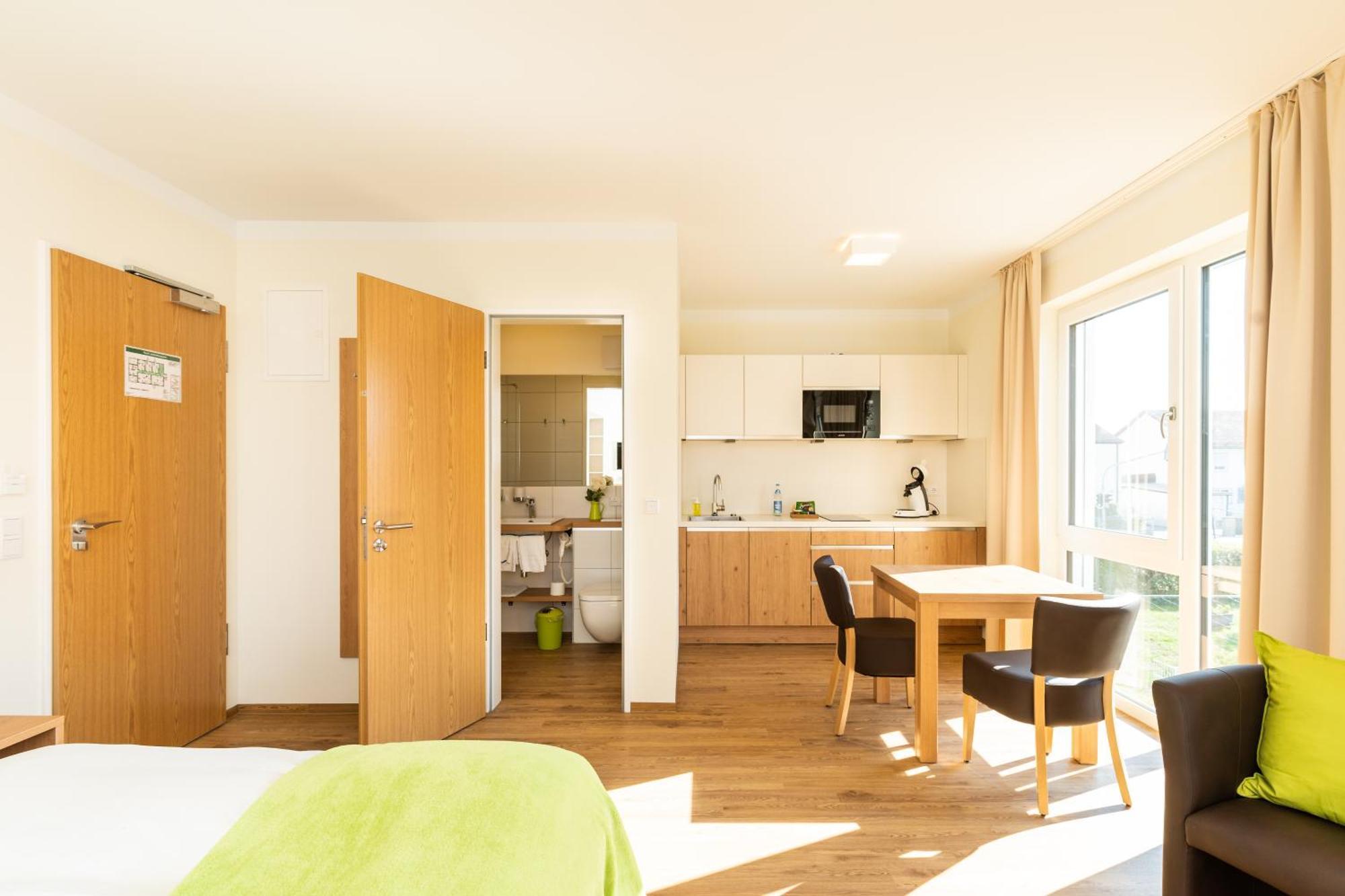 Inhouse - Wohnen Auf Zeit Aparthotel Ingolstadt Bagian luar foto