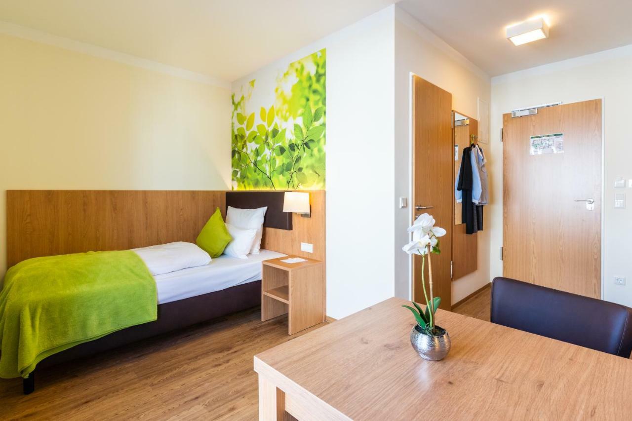 Inhouse - Wohnen Auf Zeit Aparthotel Ingolstadt Bagian luar foto